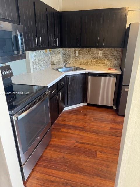 Ver detalles 706 1 / 2 873 sq. ft. $ 2026-05-27 0 foto
