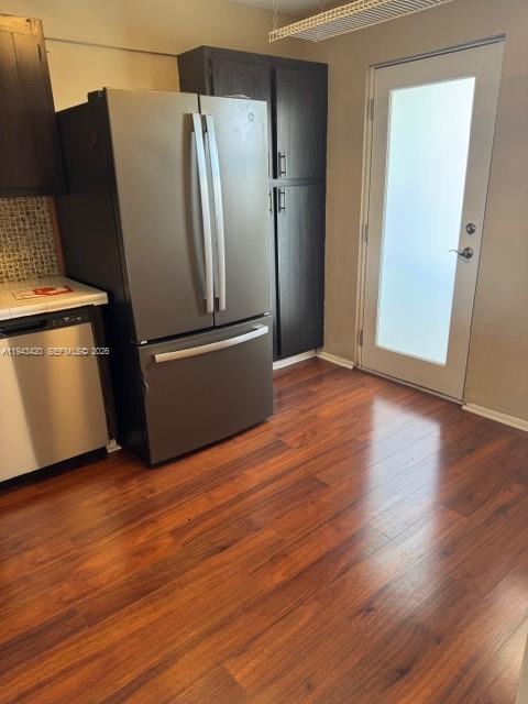 Ver detalles 706 1 / 2 873 sq. ft. $ 2026-05-27 0 foto