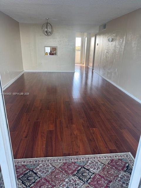 Ver detalles 706 1 / 2 873 sq. ft. $ 2026-05-27 0 foto