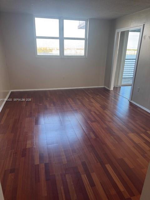 Ver detalles 706 1 / 2 873 sq. ft. $ 2026-05-27 0 foto