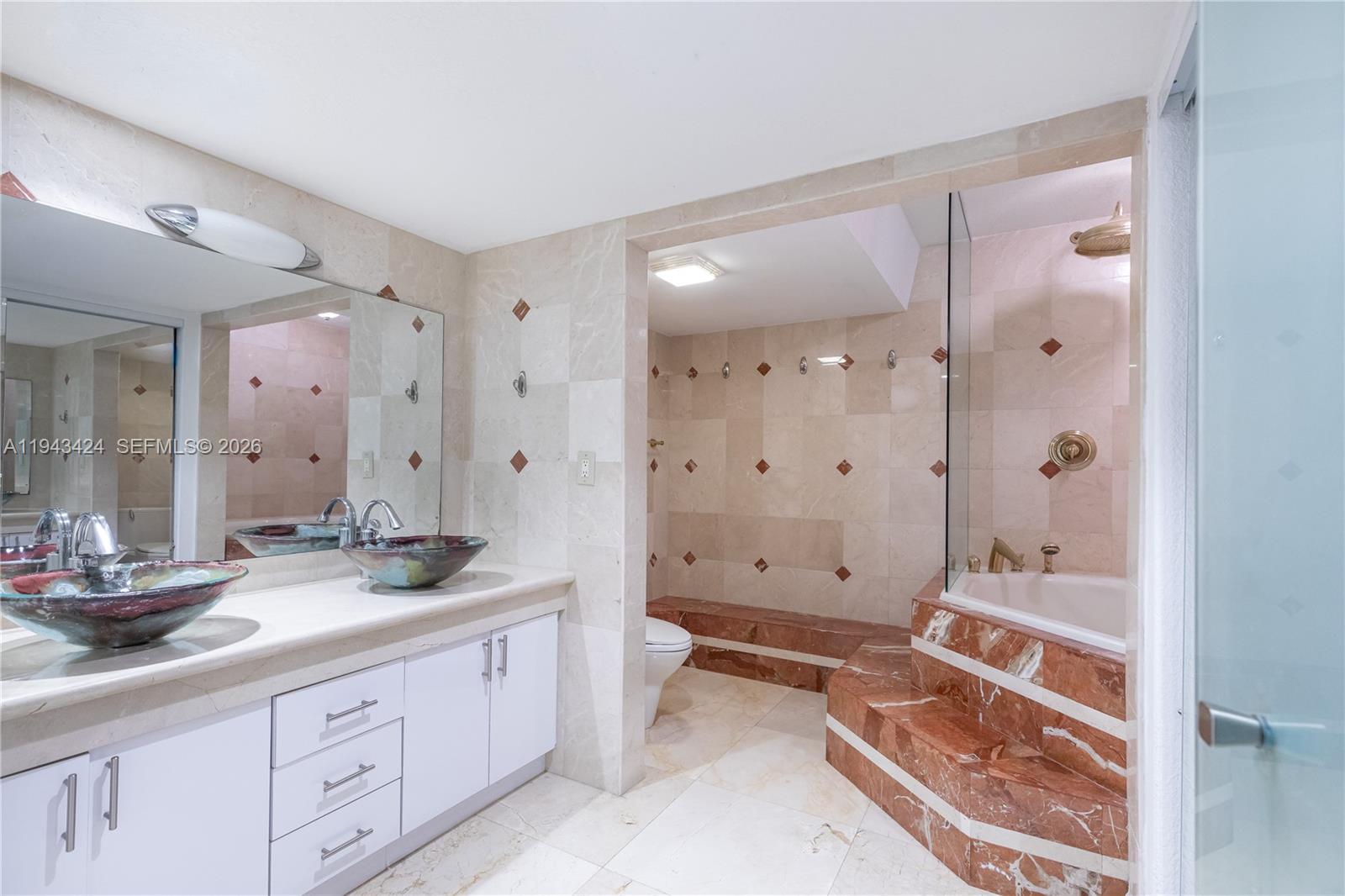 907 2 / 2 1357 кв.футов $ 2026-01-12 0 Фото