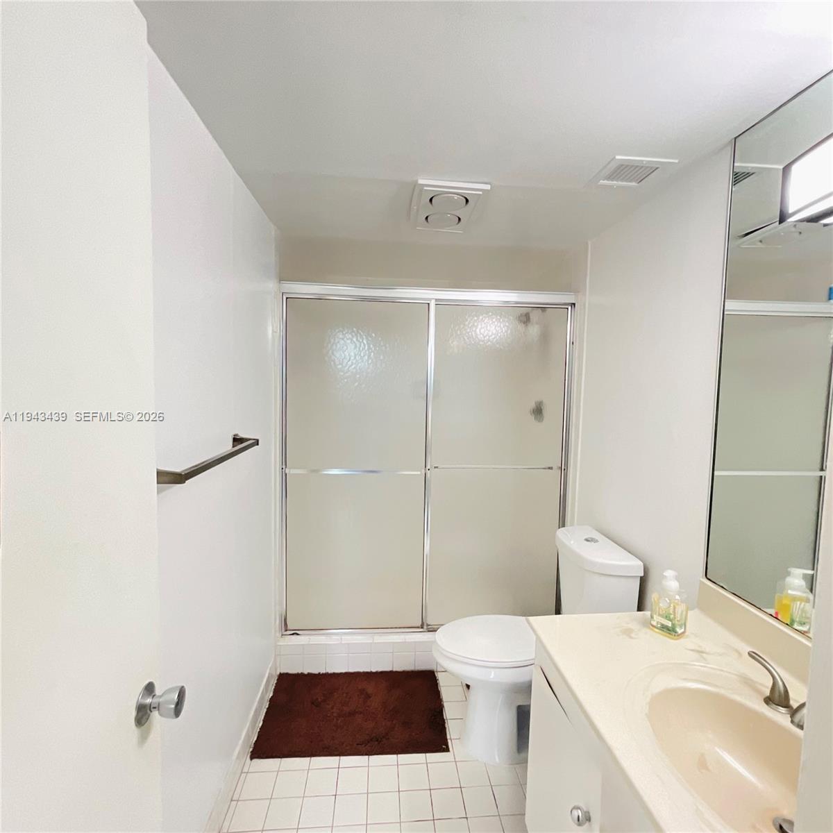 304 2 / 2 1100 sq. ft. $ 2026-01-12 0 foto