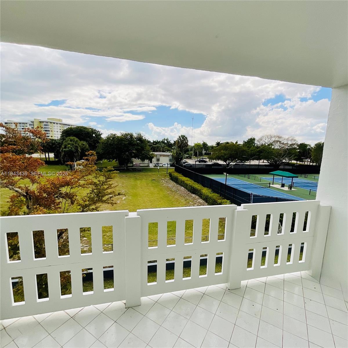 304 2 / 2 1100 sq. ft. $ 2026-01-12 0 foto