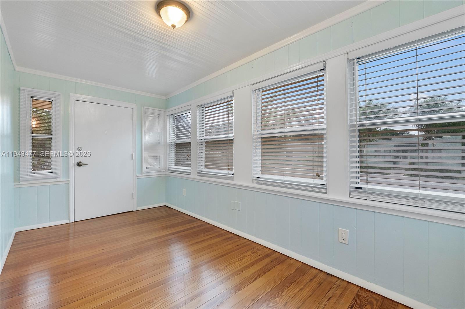   /  1600 кв.футов $ 2026-01-12 0 Фото