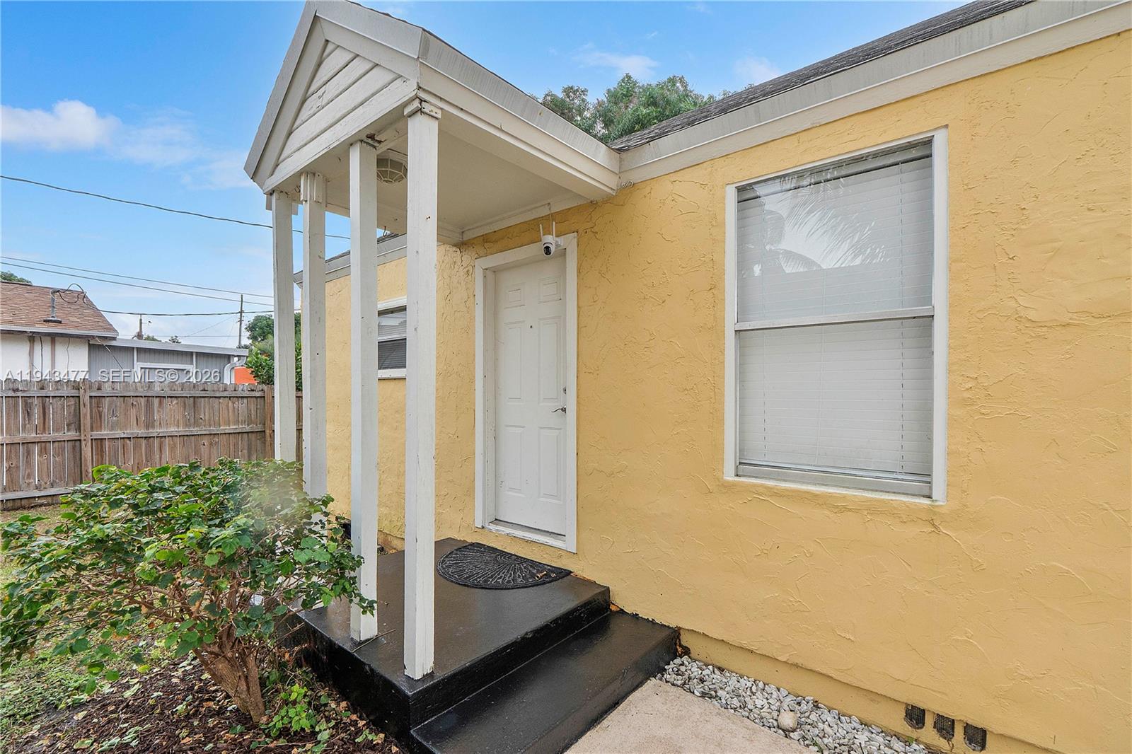   /  1600 кв.футов $ 2026-01-12 0 Фото