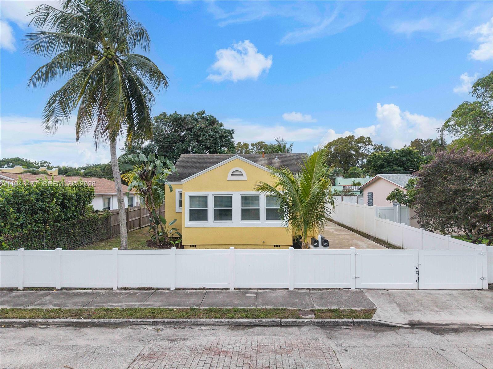   /  1600 кв.футов $ 2026-01-12 0 Фото