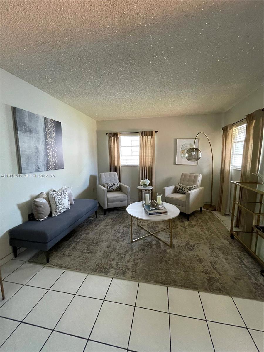   /  2752 кв.футов $ 2026-01-12 0 Фото