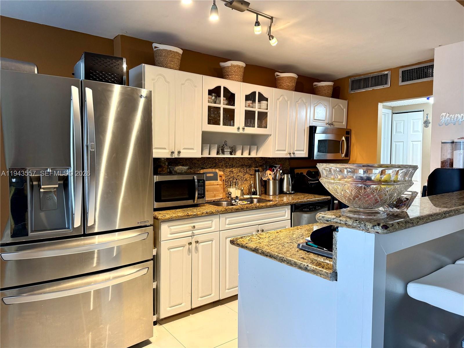 See details 2201 2 / 2 1488 sq. ft. $ 2026-01-12 0 Photo