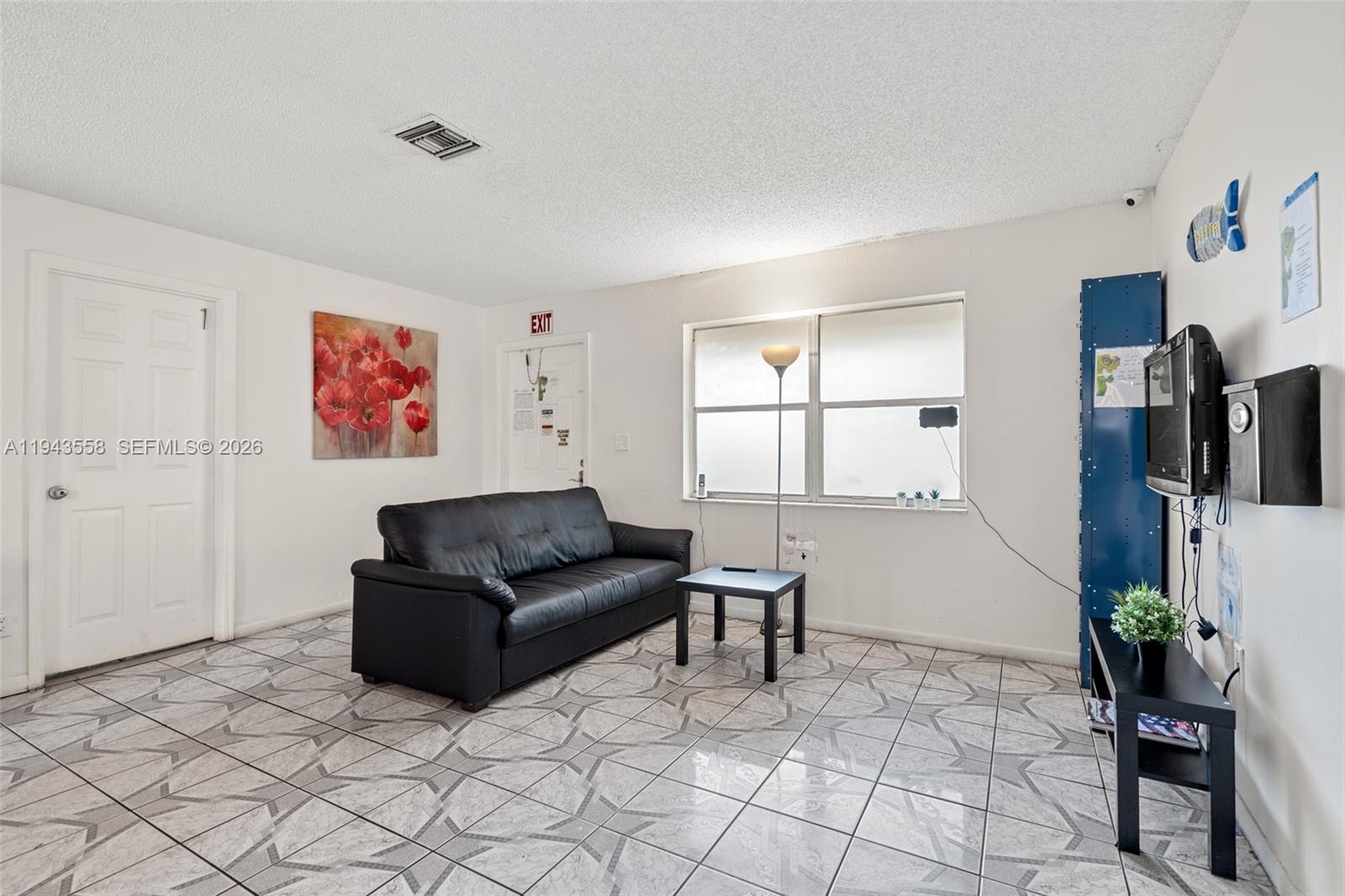   /  2550 sq. ft. $ 2026-01-12 0 Photo