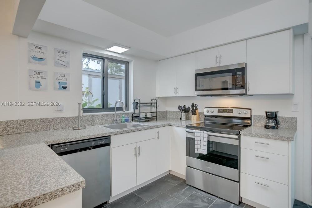   /  1945 sq. ft. $ 2026-01-12 0 Photo