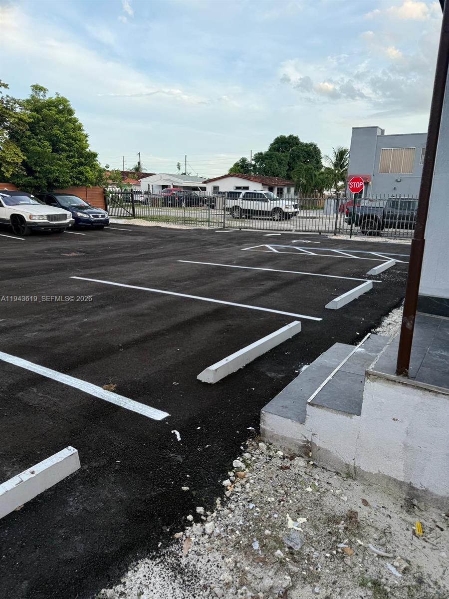   /   кв.футов $ 2026-01-12 0 Фото