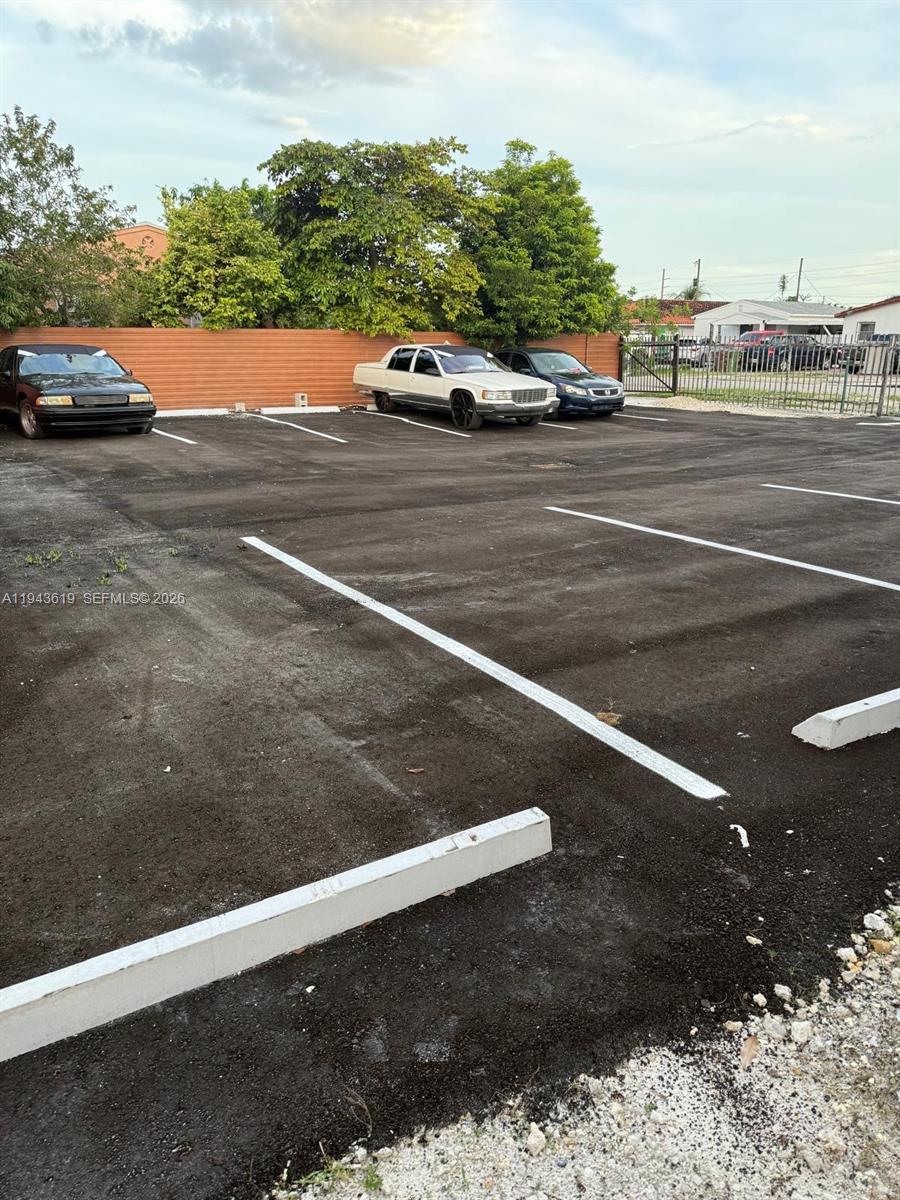   /   кв.футов $ 2026-01-12 0 Фото