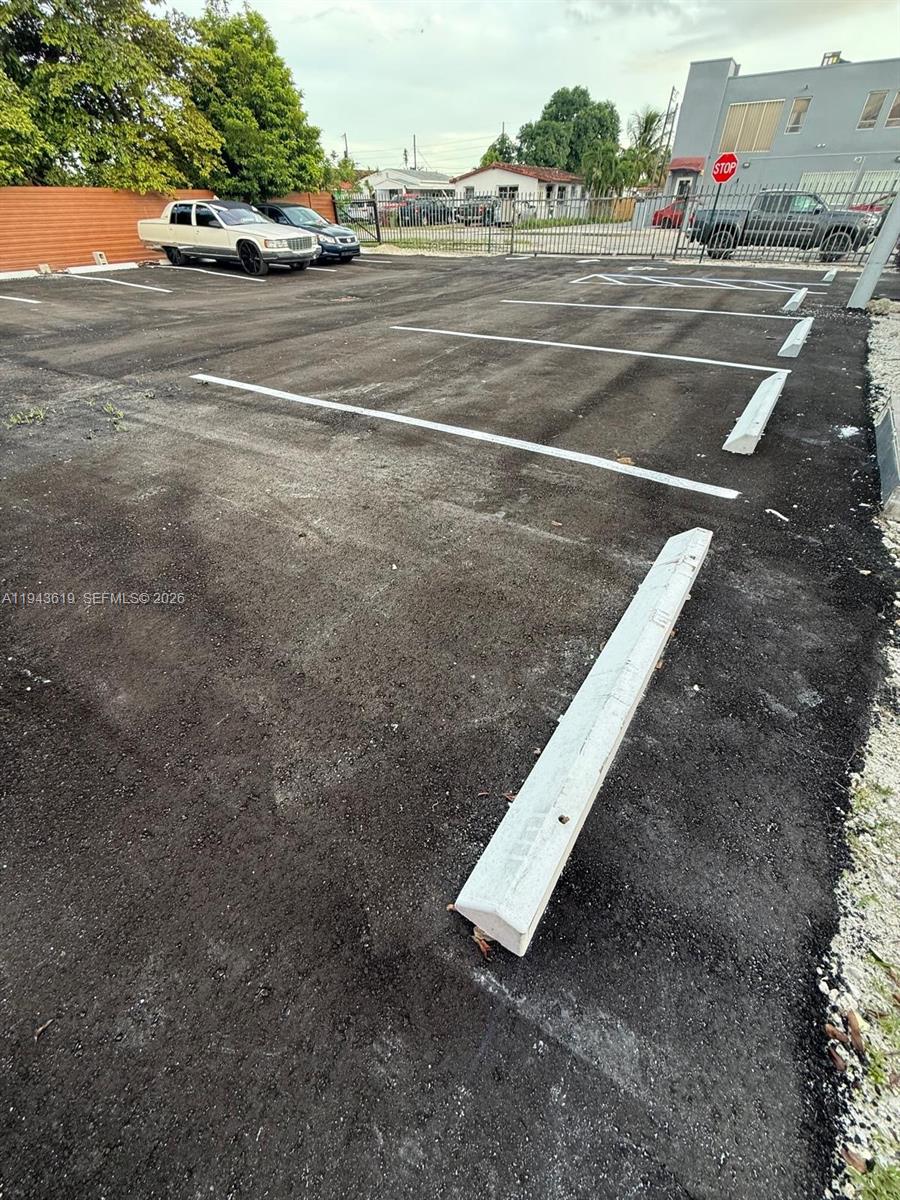   /   кв.футов $ 2026-01-12 0 Фото