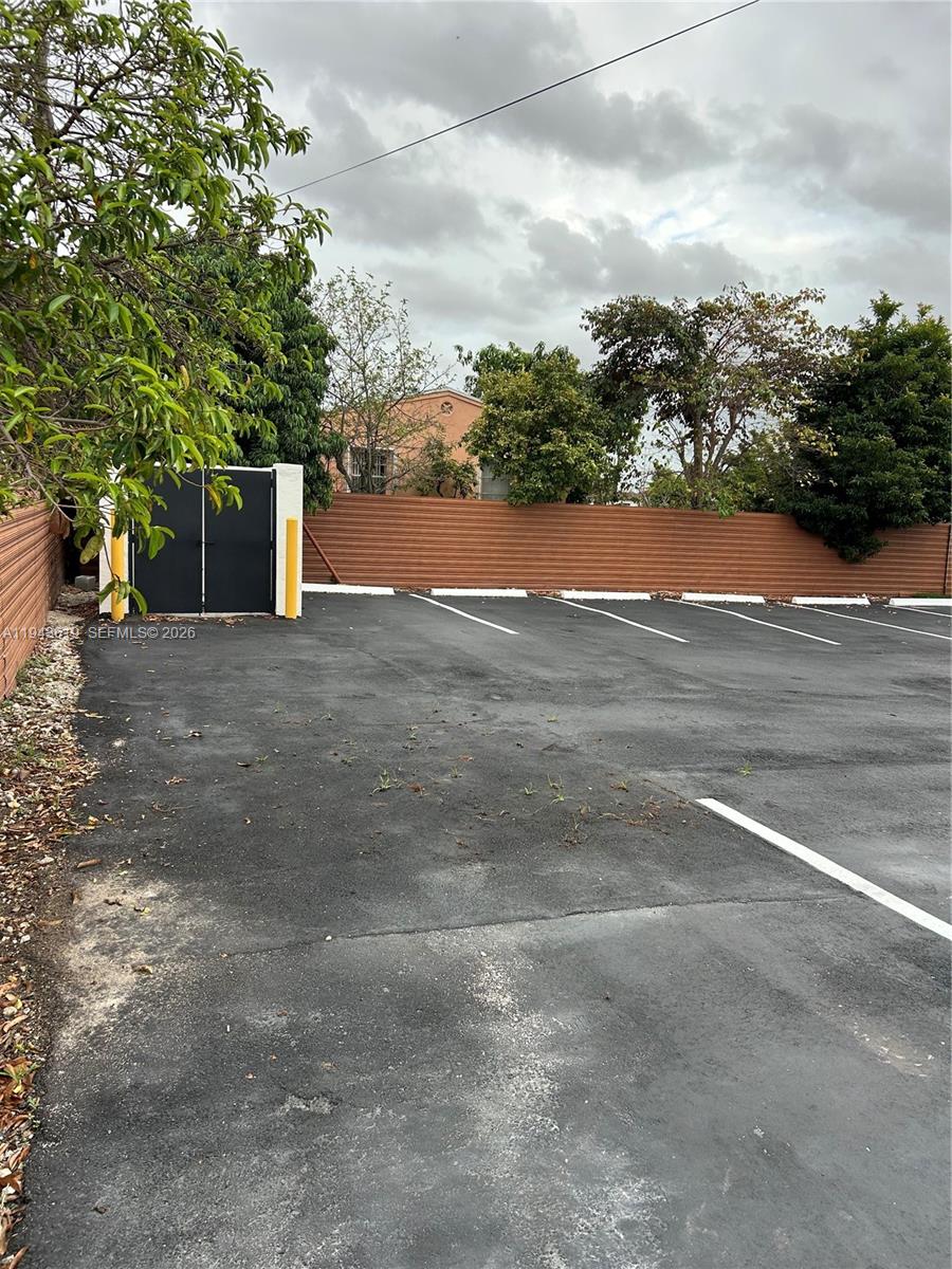   /   кв.футов $ 2026-01-12 0 Фото