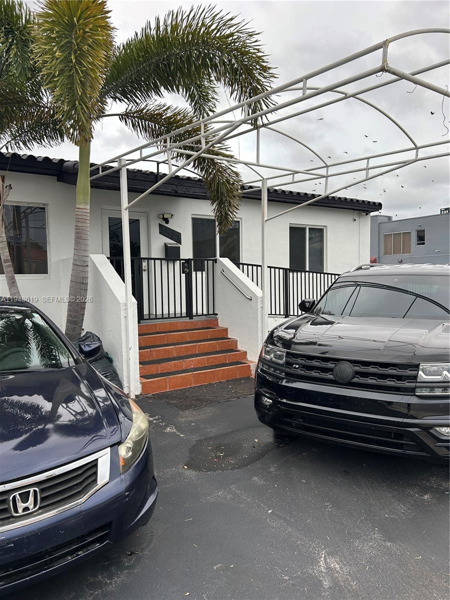   /   кв.футов $ 2026-01-12 0 Фото