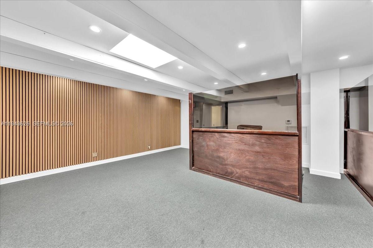 10  /   кв.футов $ 2026-01-12 0 Фото