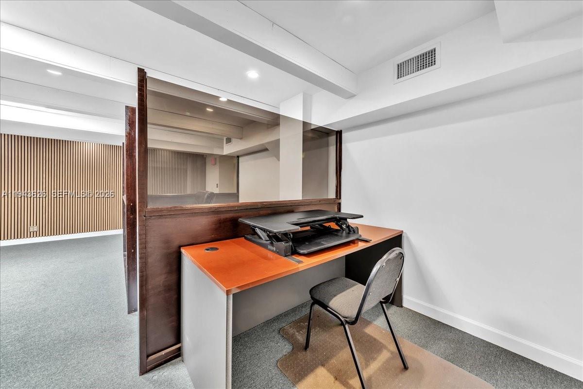 10  /   кв.футов $ 2026-01-12 0 Фото