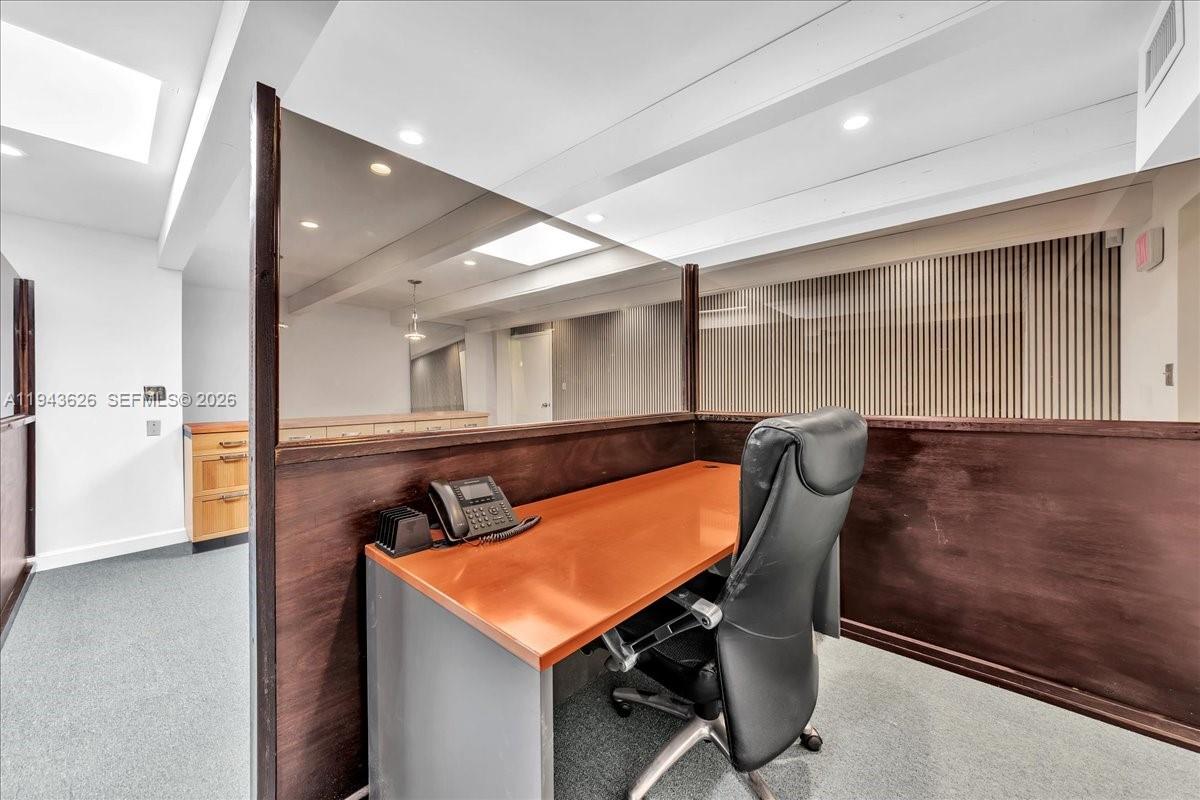 10  /   кв.футов $ 2026-01-12 0 Фото