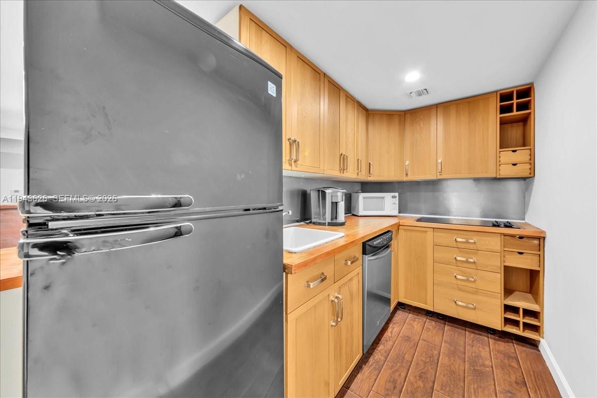 10  /   кв.футов $ 2026-01-12 0 Фото