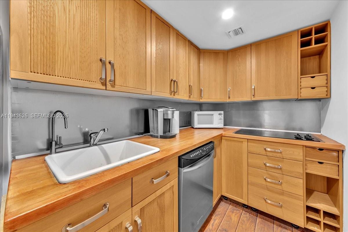 10  /   кв.футов $ 2026-01-12 0 Фото