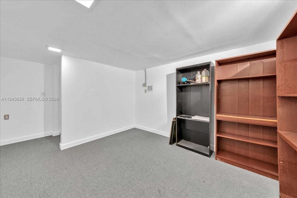 10  /   кв.футов $ 2026-01-12 0 Фото