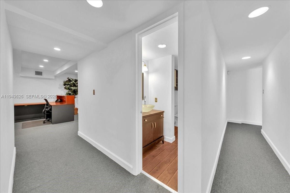 10  /   кв.футов $ 2026-01-12 0 Фото