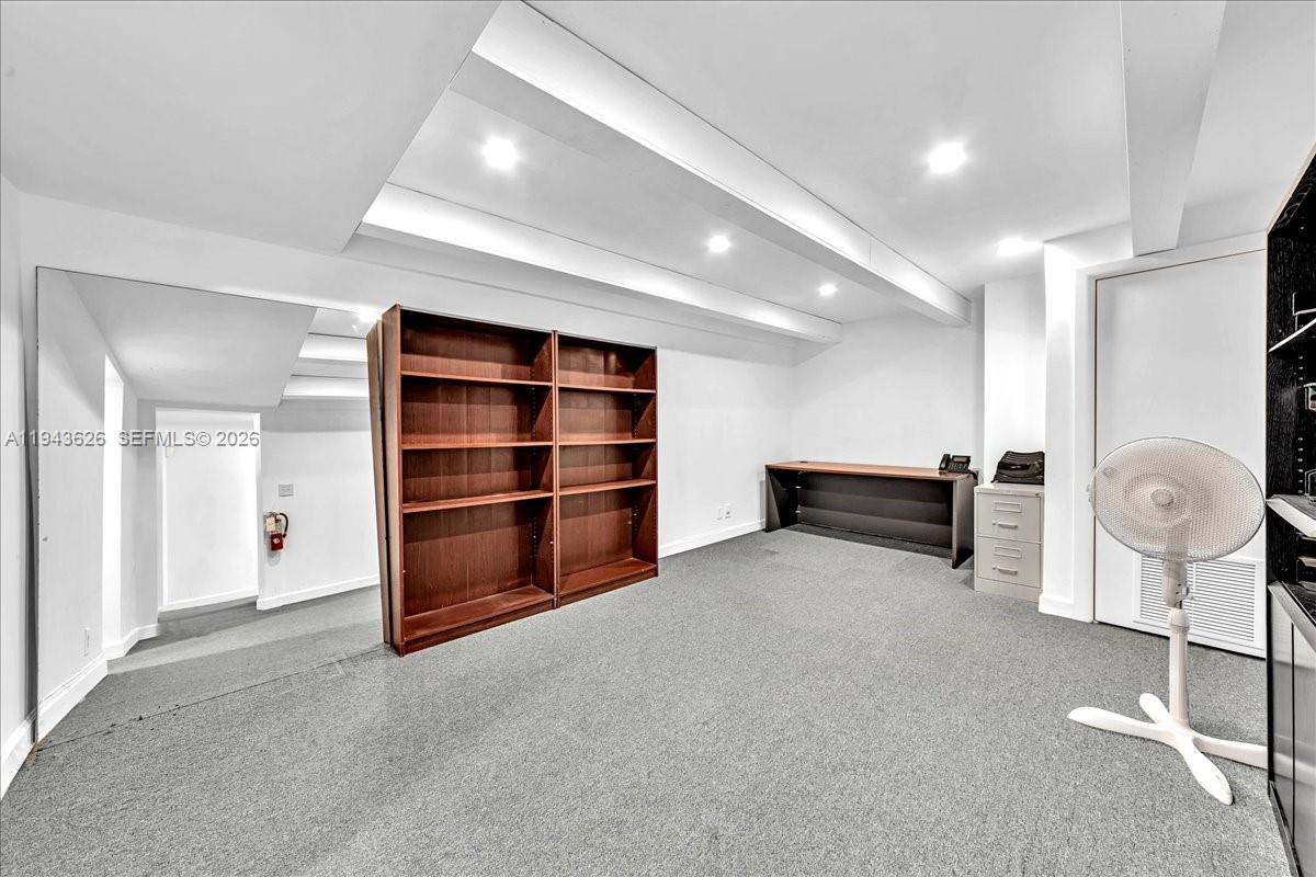 10  /   кв.футов $ 2026-01-12 0 Фото