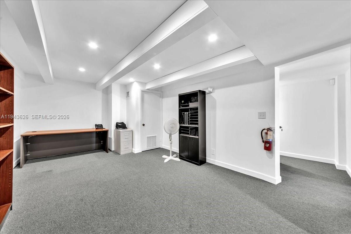 10  /   кв.футов $ 2026-01-12 0 Фото