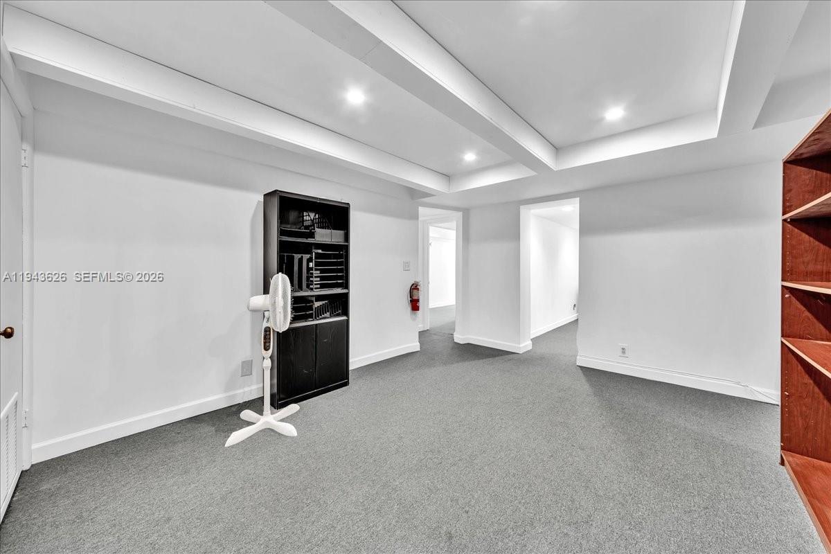 10  /   кв.футов $ 2026-01-12 0 Фото