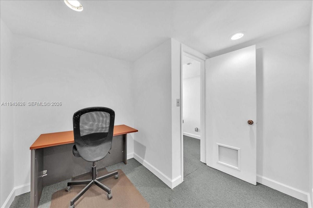 10  /   кв.футов $ 2026-01-12 0 Фото