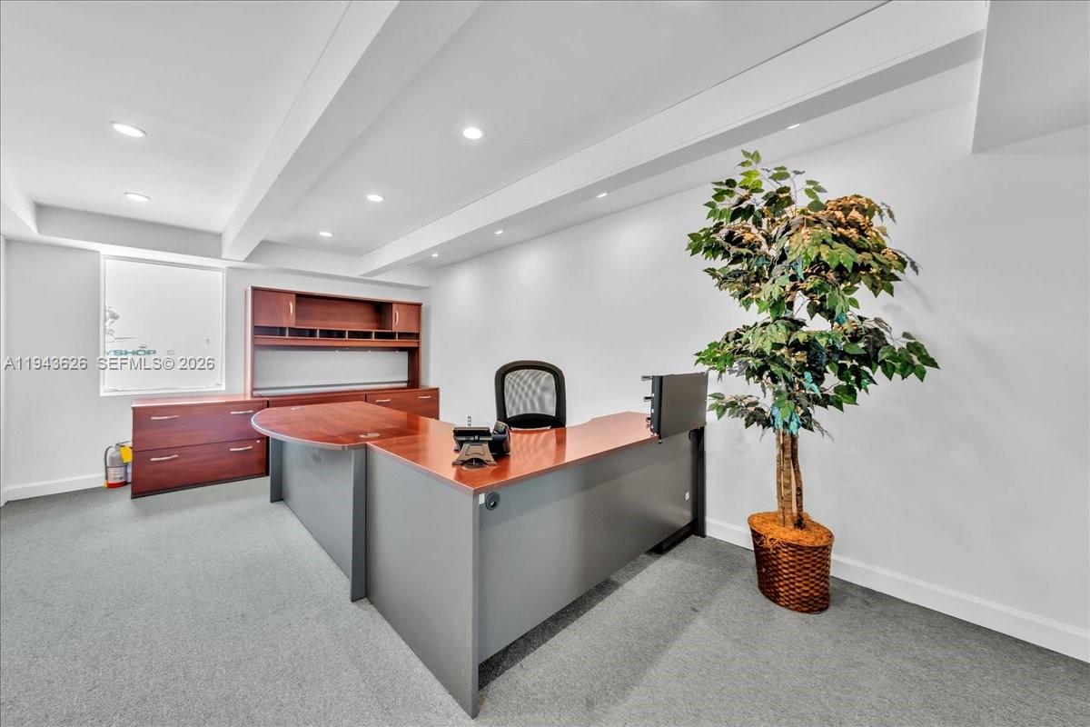 10  /   кв.футов $ 2026-01-12 0 Фото