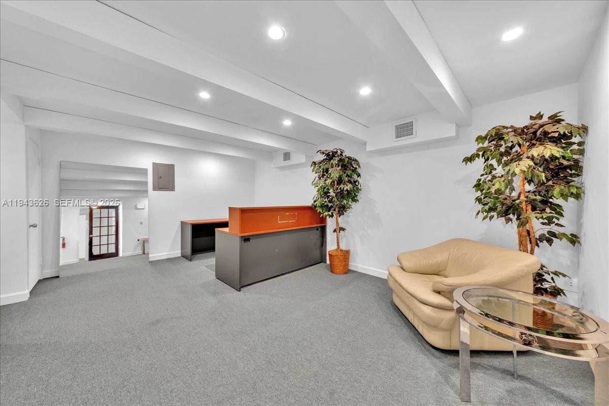 10  /   кв.футов $ 2026-01-12 0 Фото