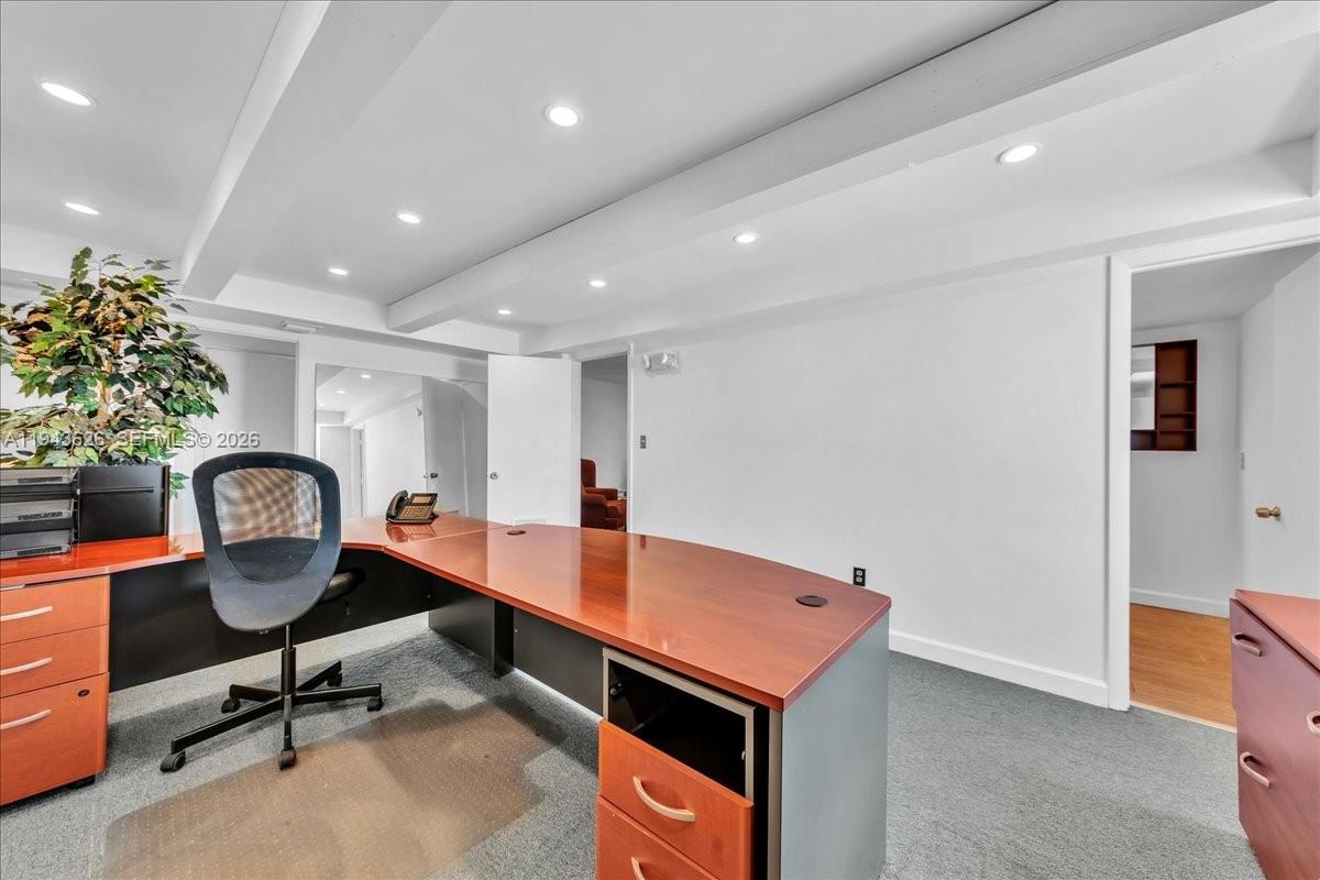 10  /   кв.футов $ 2026-01-12 0 Фото