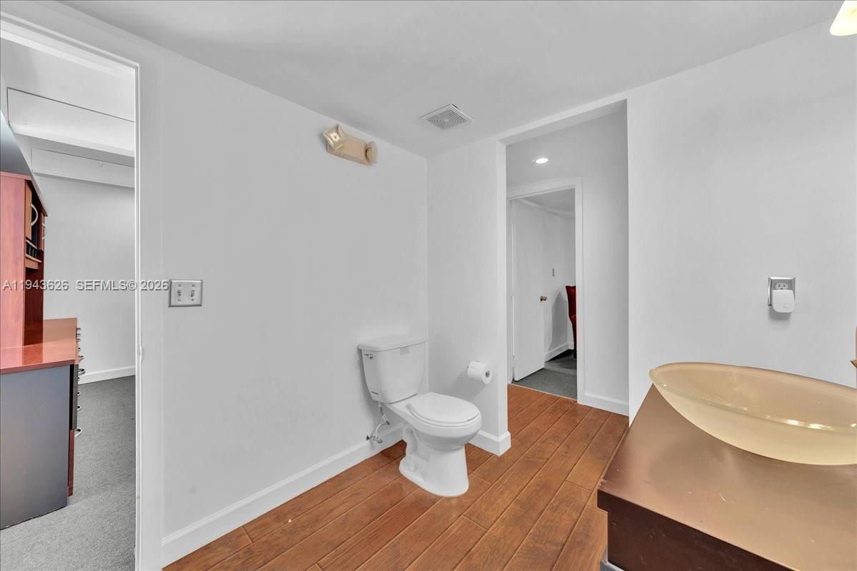 10  /   кв.футов $ 2026-01-12 0 Фото