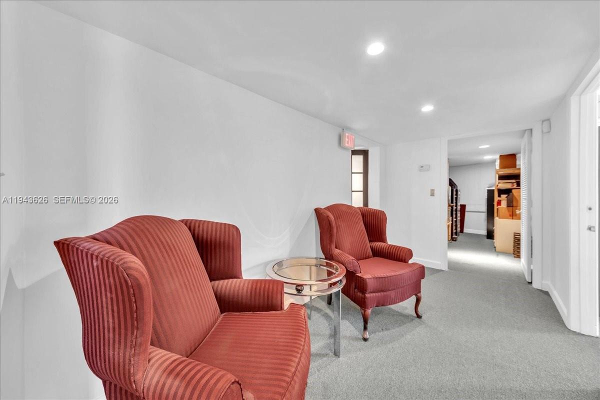 10  /   кв.футов $ 2026-01-12 0 Фото