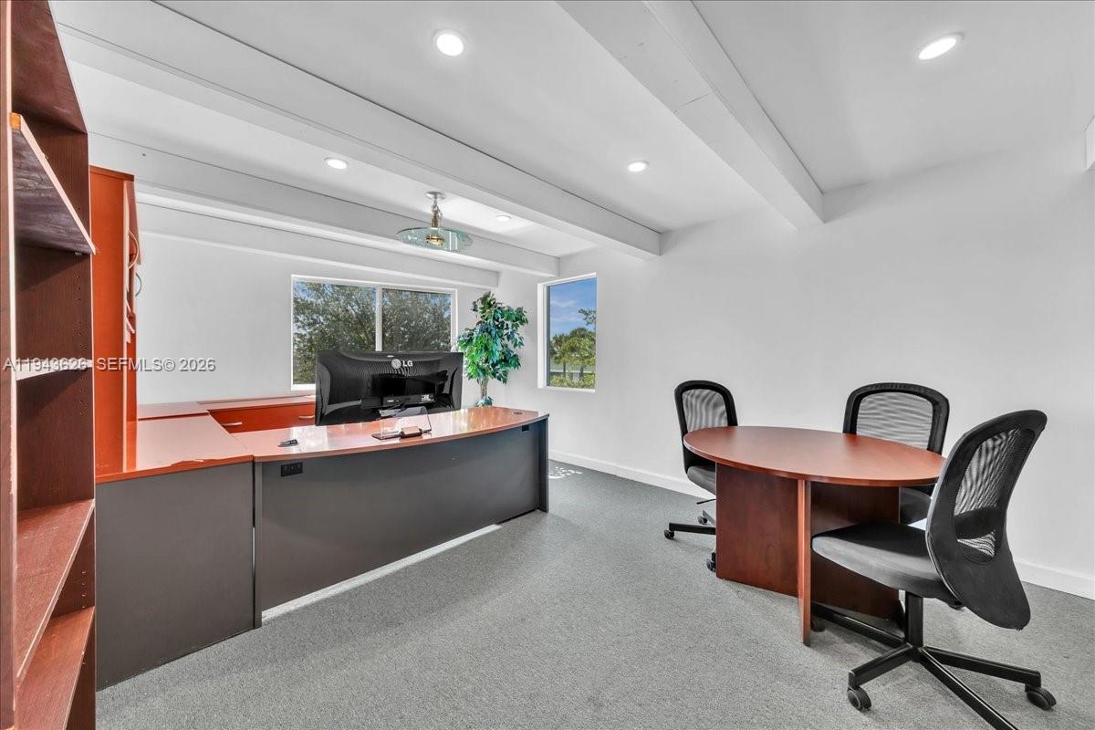 10  /   кв.футов $ 2026-01-12 0 Фото