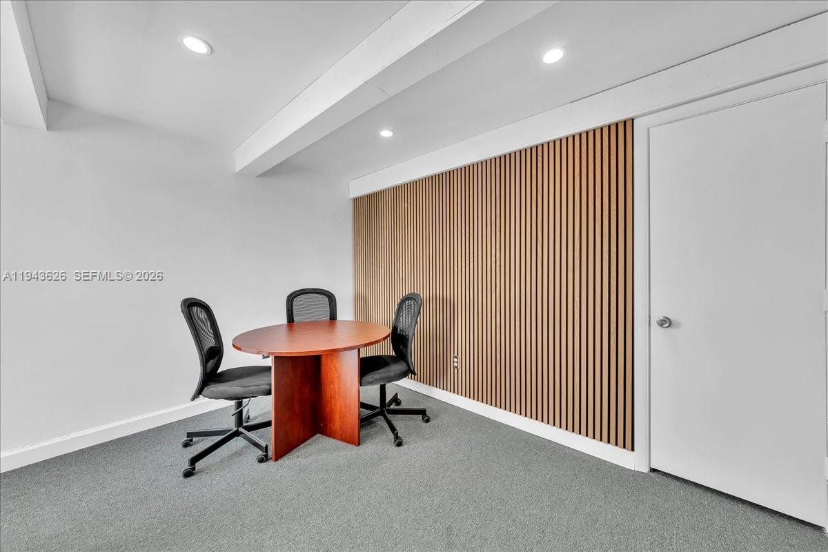 10  /   кв.футов $ 2026-01-12 0 Фото