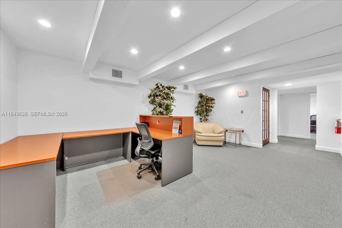 10  /   кв.футов $ 2026-01-12 0 Фото