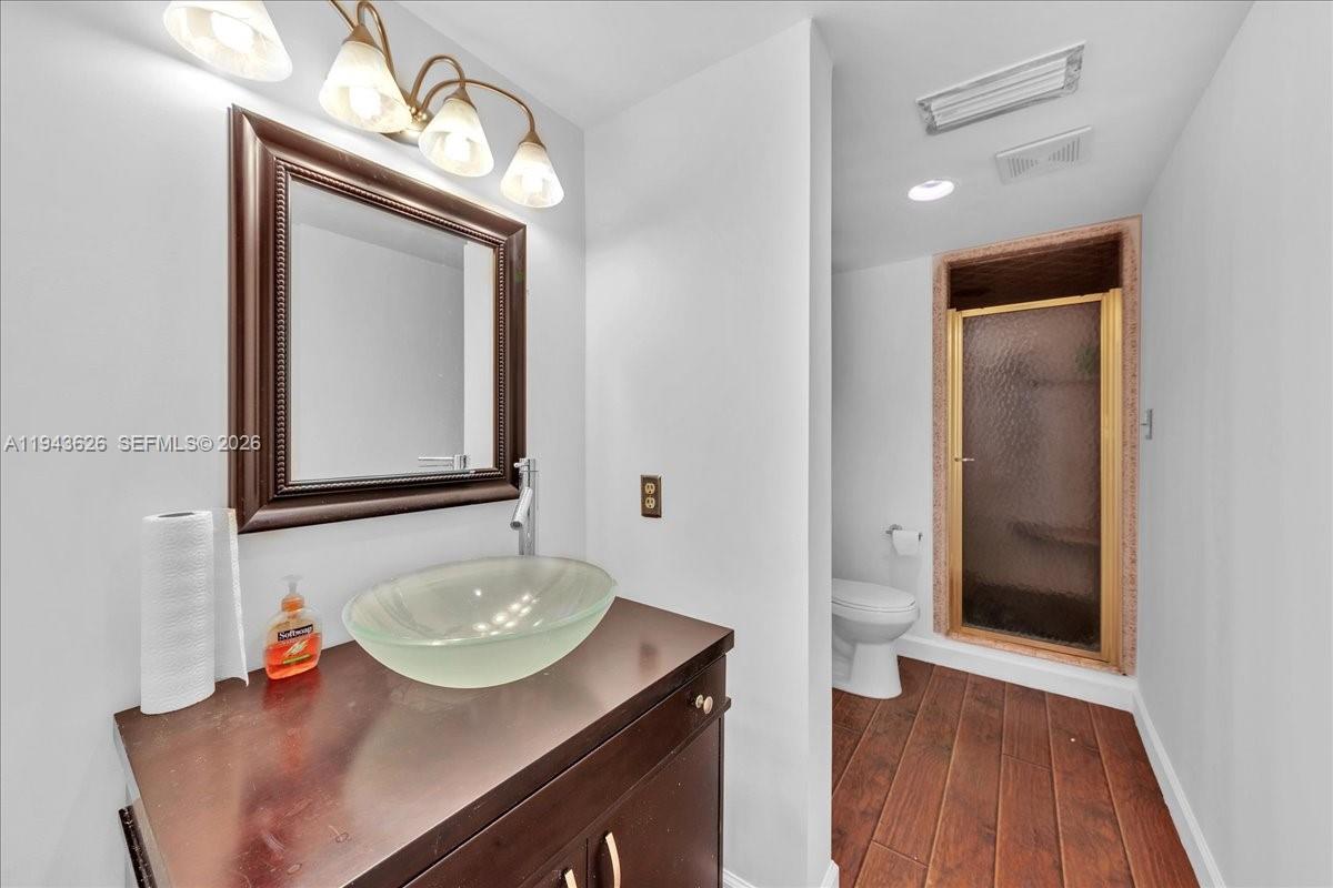 10  /   кв.футов $ 2026-01-12 0 Фото