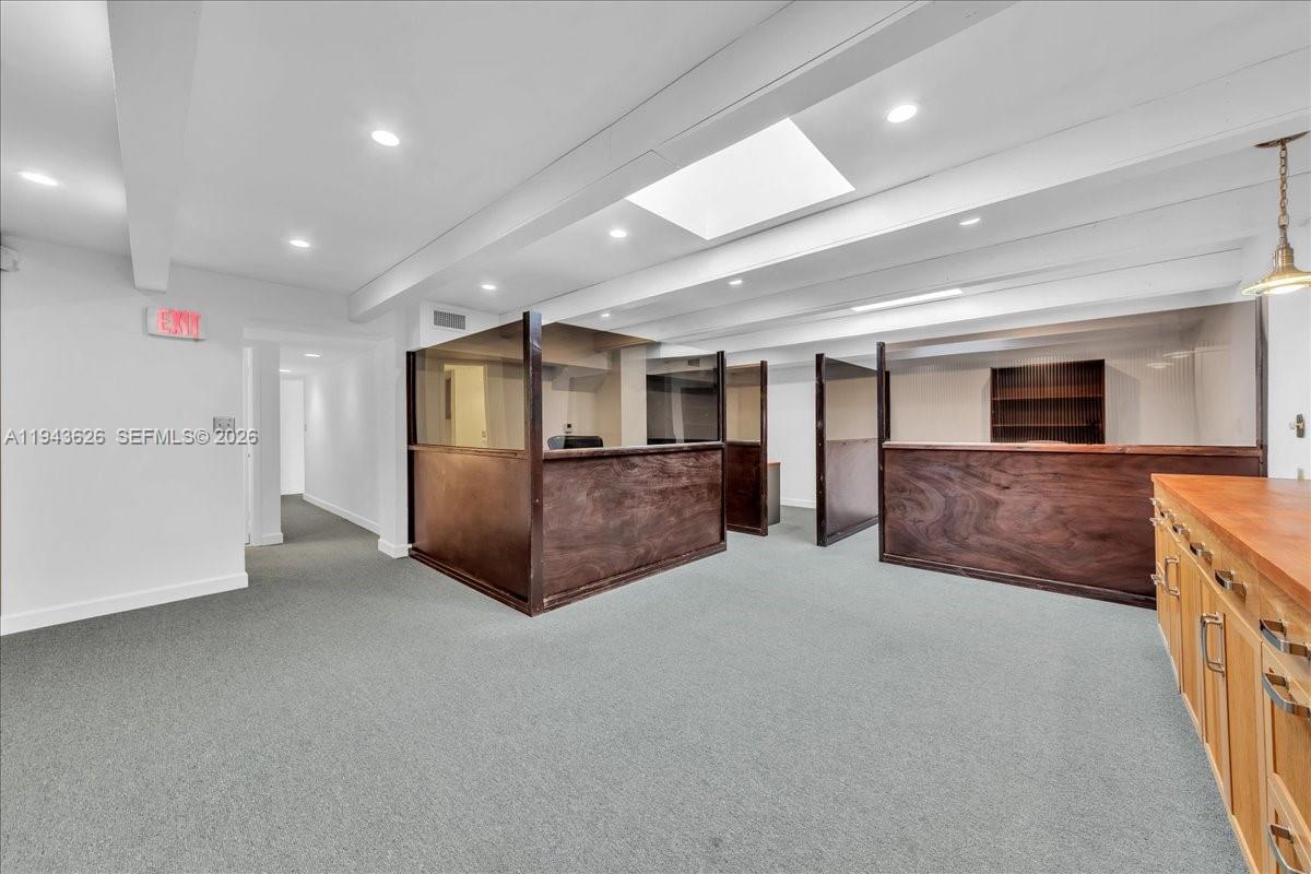 10  /   кв.футов $ 2026-01-12 0 Фото