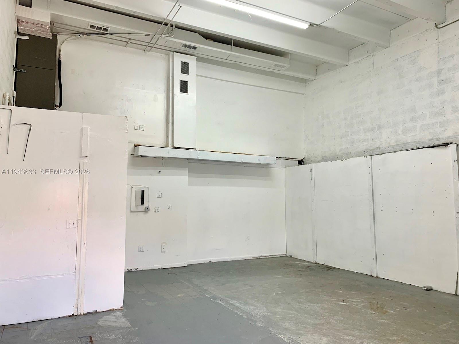   /   кв.футов $ 2026-01-12 0 Фото