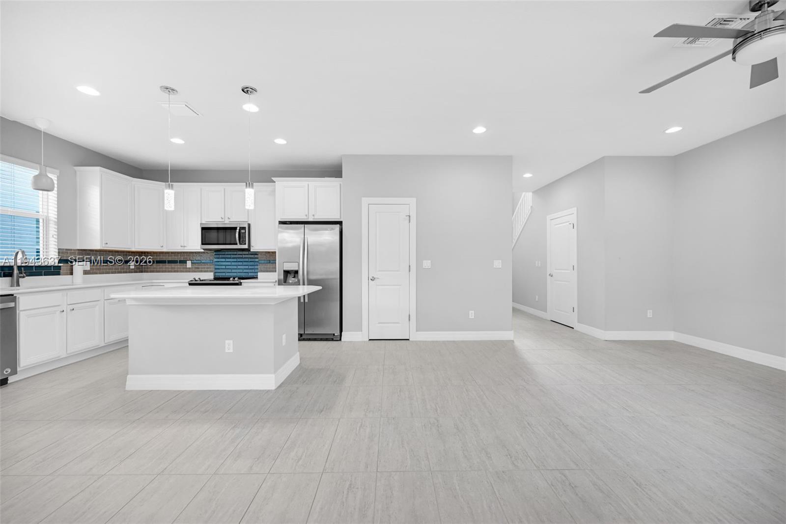 964 3 / 3 1881 кв.футов $ 2026-01-12 0 Фото