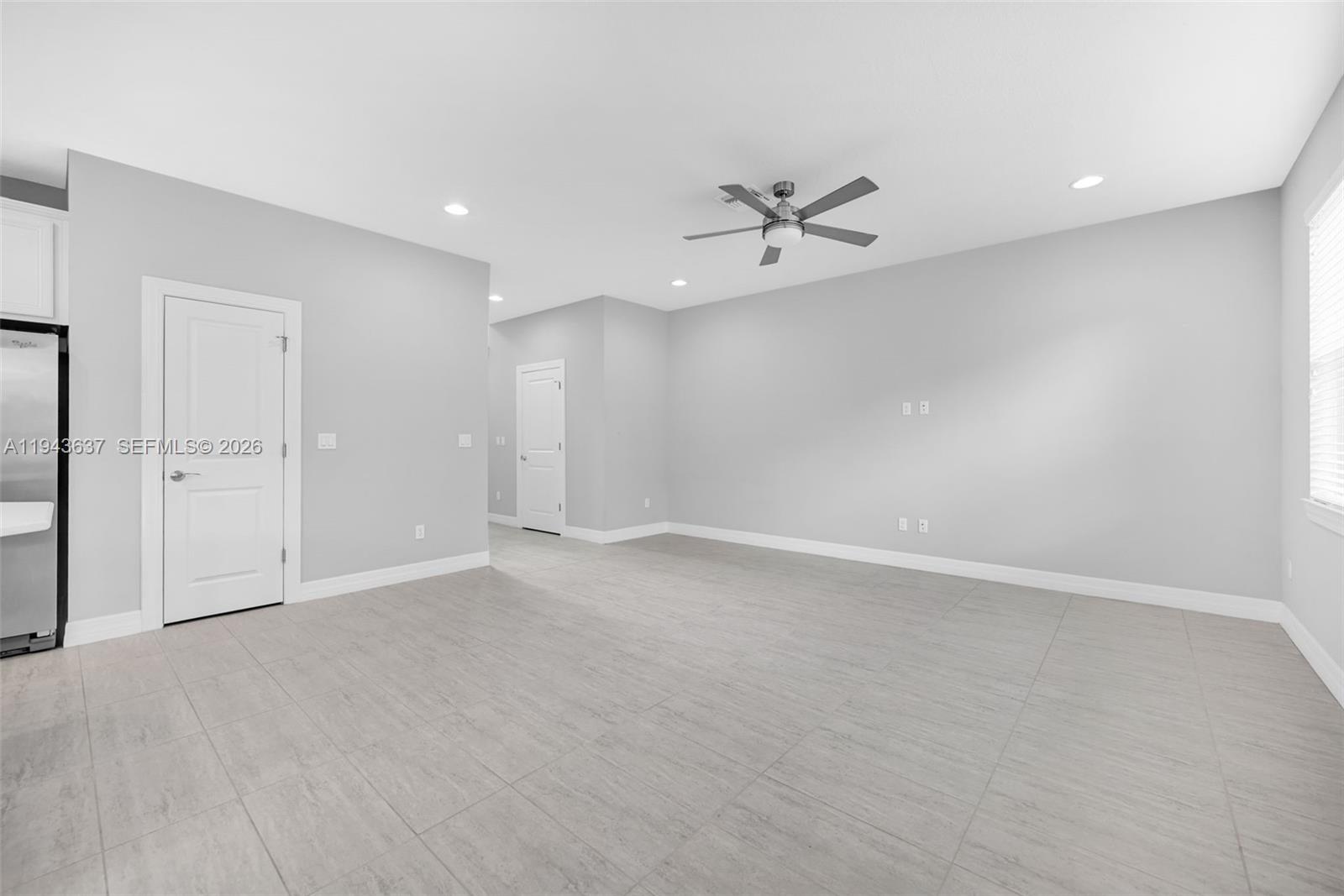 964 3 / 3 1881 кв.футов $ 2026-01-12 0 Фото