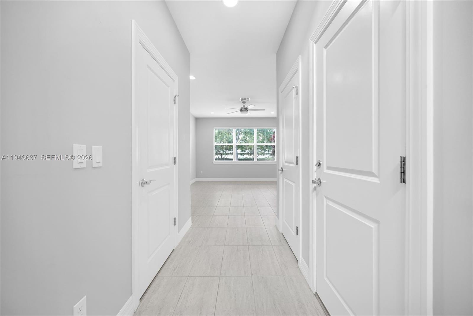 964 3 / 3 1881 кв.футов $ 2026-01-12 0 Фото