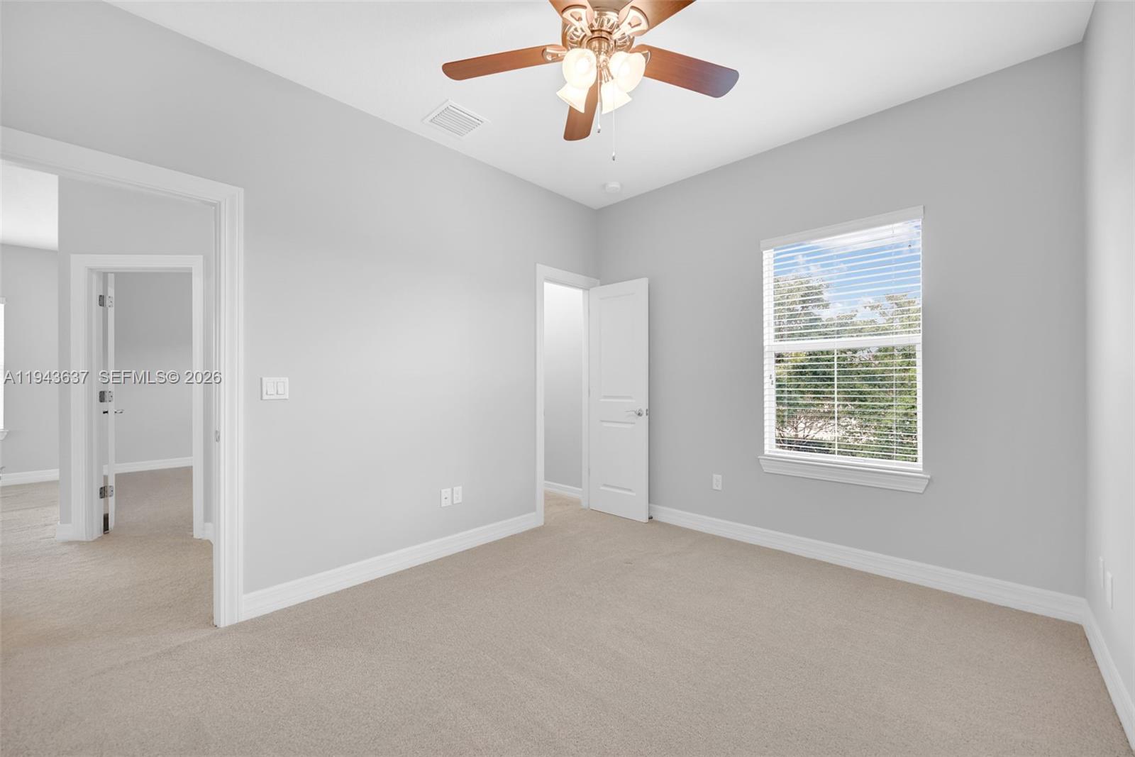 964 3 / 3 1881 кв.футов $ 2026-01-12 0 Фото