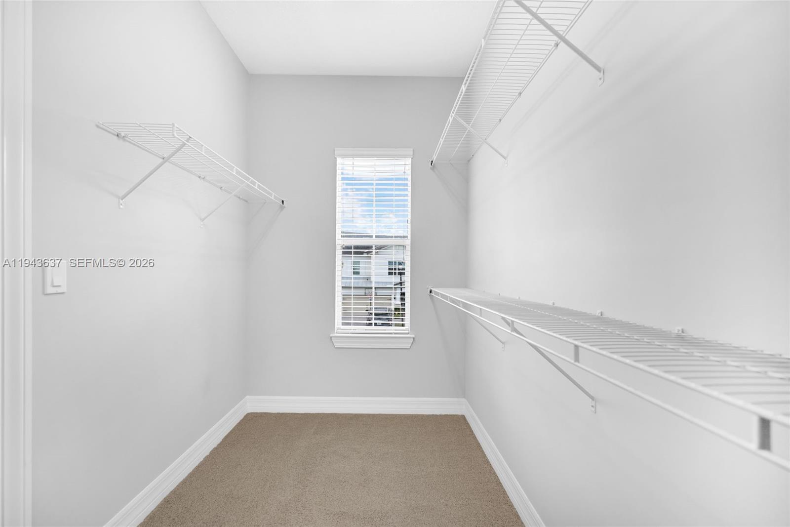 964 3 / 3 1881 кв.футов $ 2026-01-12 0 Фото