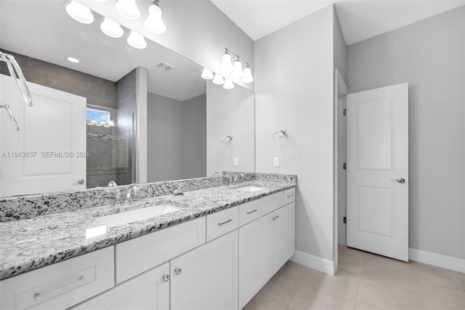 964 3 / 3 1881 кв.футов $ 2026-01-12 0 Фото