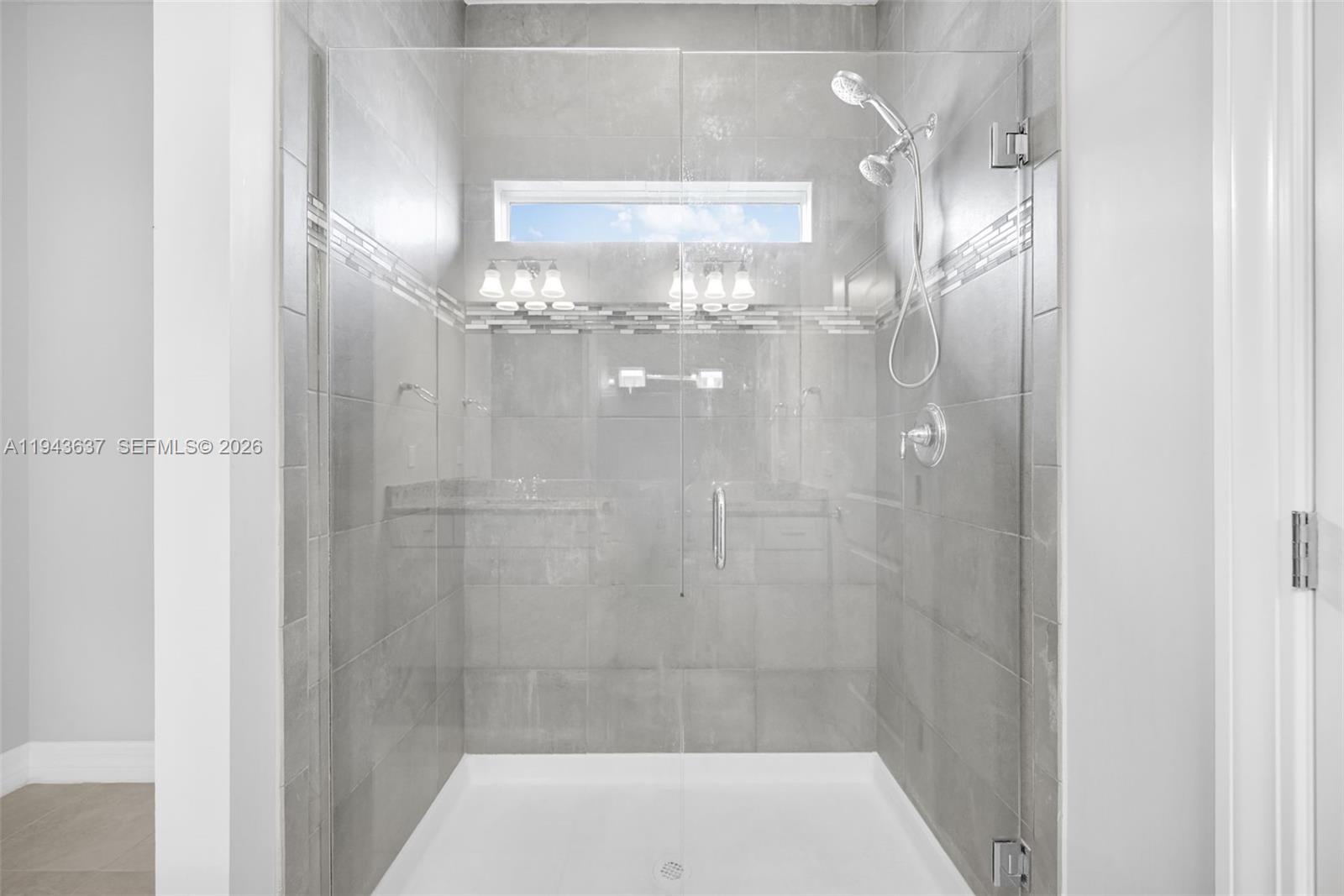 964 3 / 3 1881 кв.футов $ 2026-01-12 0 Фото