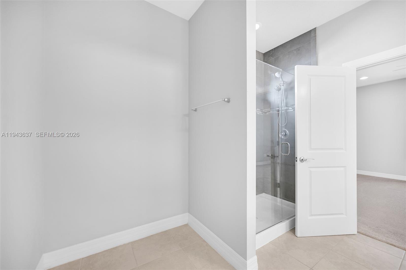 964 3 / 3 1881 кв.футов $ 2026-01-12 0 Фото