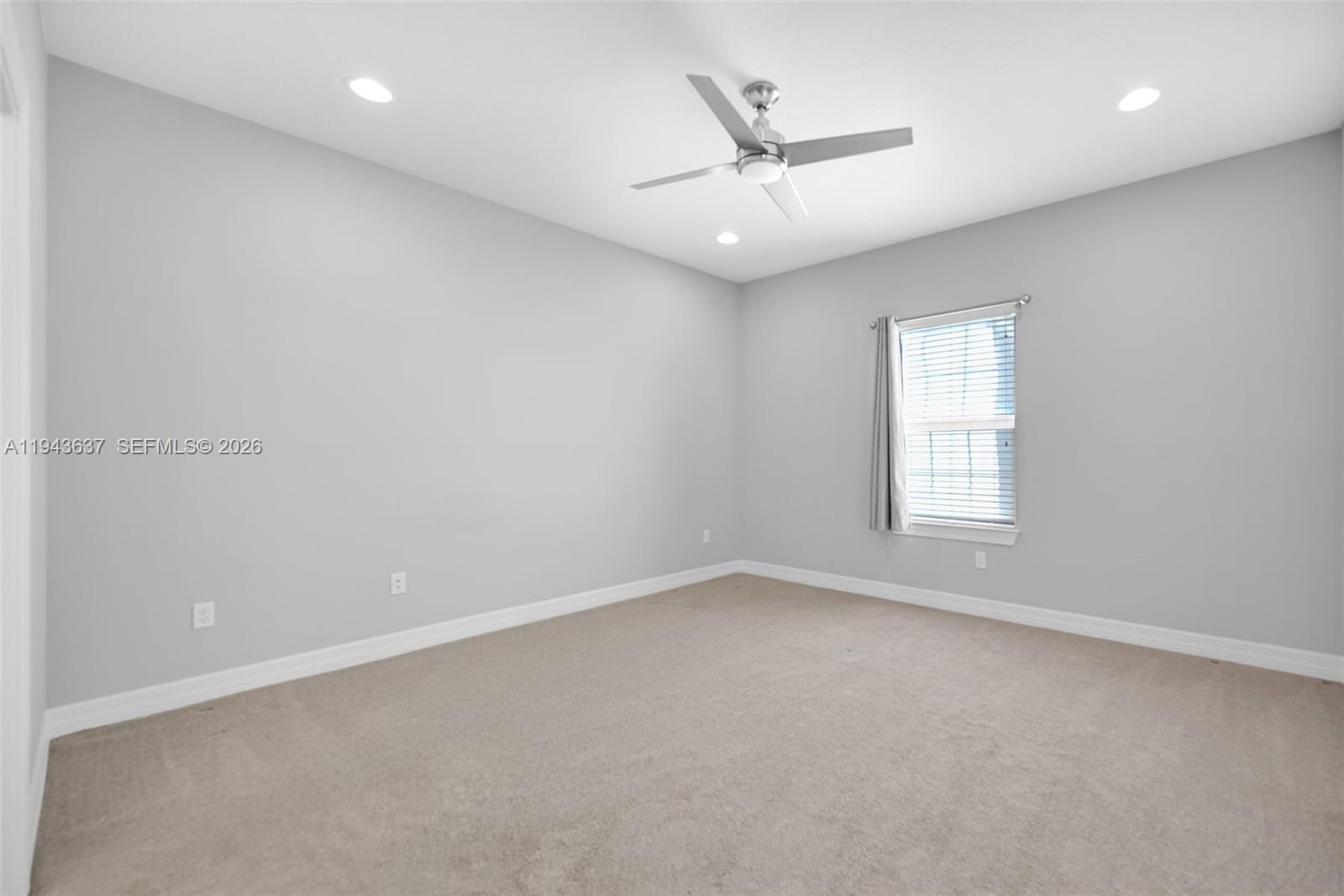 964 3 / 3 1881 кв.футов $ 2026-01-12 0 Фото